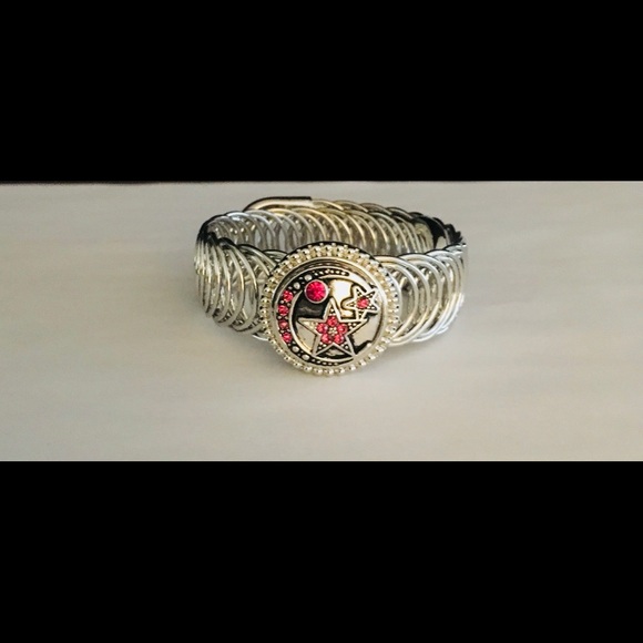 Sliver snap charm bracelet $SALE$ - Picture 2 of 3